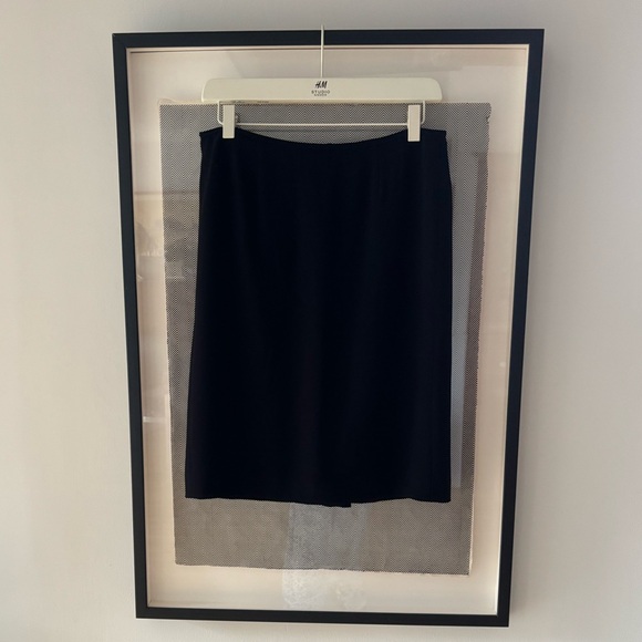 Prada crepe black pencil skirt full lined size 48 - Picture 2 of 12